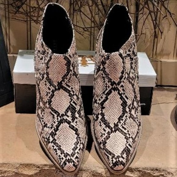 NWOT Eettaro Womens Chelsea Snakeskin Print Block-Heel Ankle Boots (Size 10M) - Picture 3 of 7